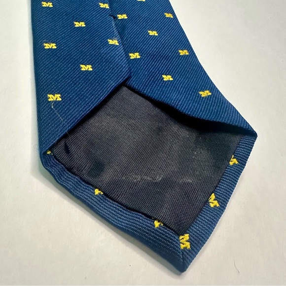 🎉HP🎉Go BLUE—Vtg UNIVERSITY of MICHIGAN Block M Embroidered Classic Tie - Picture 4 of 6